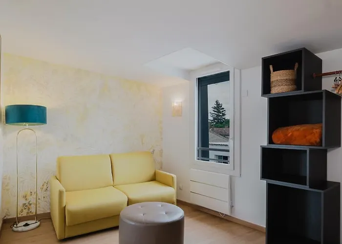 Amaya Ambares-et-Lagrave